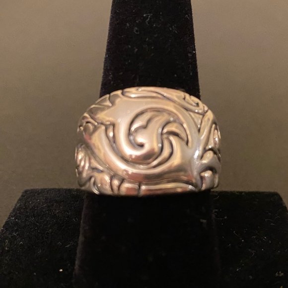 Sterling Silver Ring with Vine Pattern, Size 9.5 - Picture 4 of 5